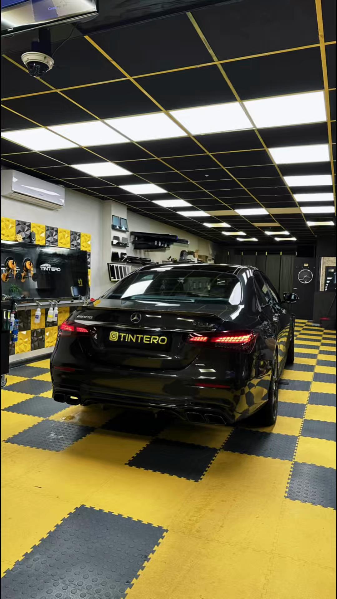 Donkere tint op maat